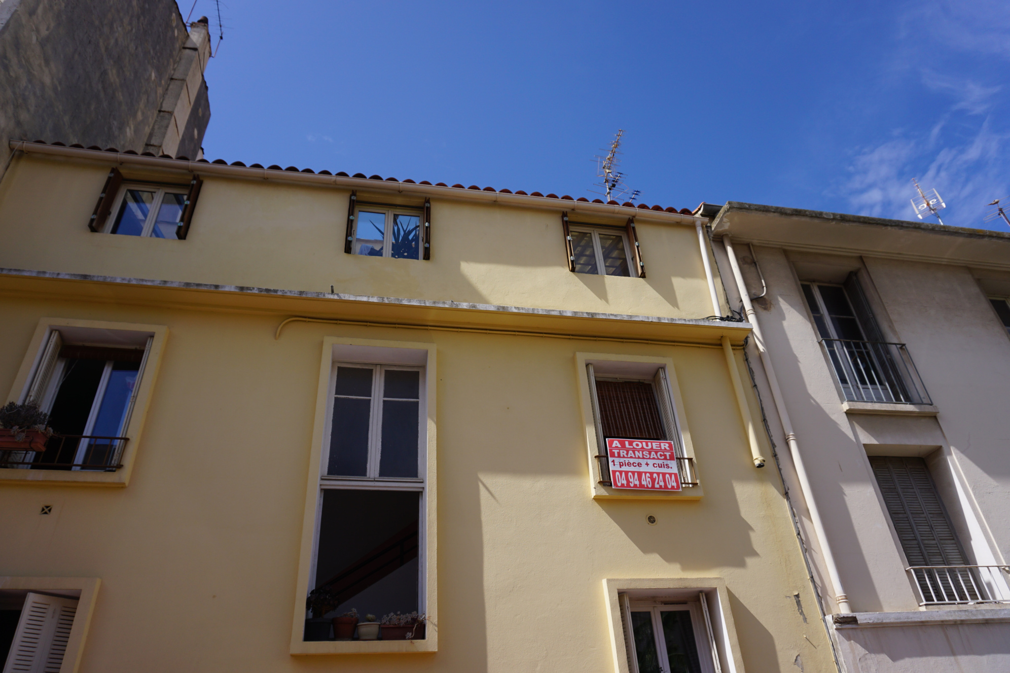 location APPARTEMENT T1 LE MOURILLON TOULON